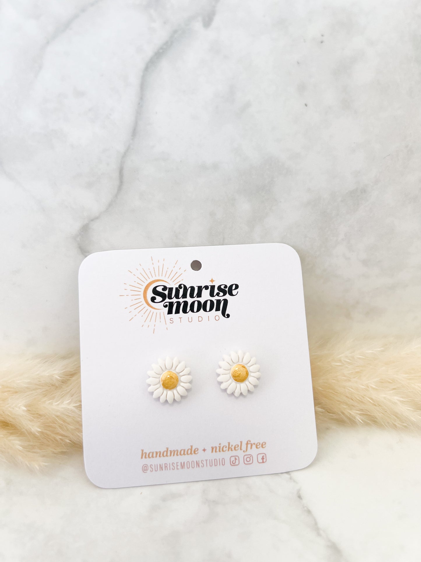 32A- Gold Daisy Studs